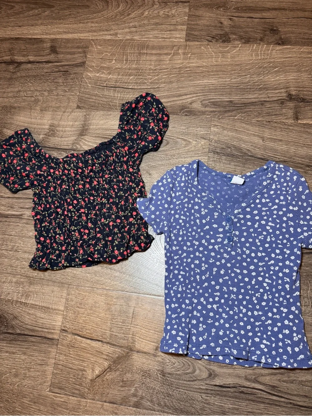 Old Navy Girls Floral Smocked Crop Top & Button Tee Set - Black & Blue